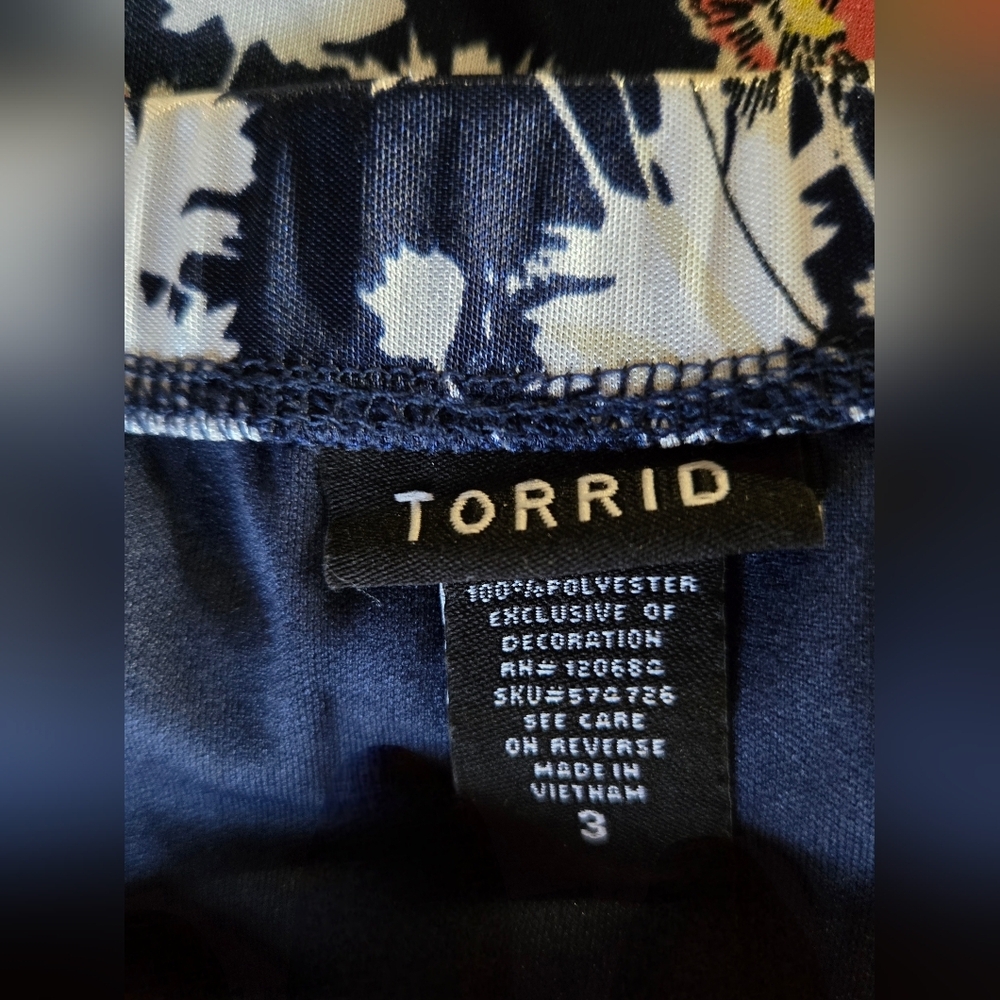 Torrid Floral Print Crop Top - Blue, Pink and White - Picture 6 of 7